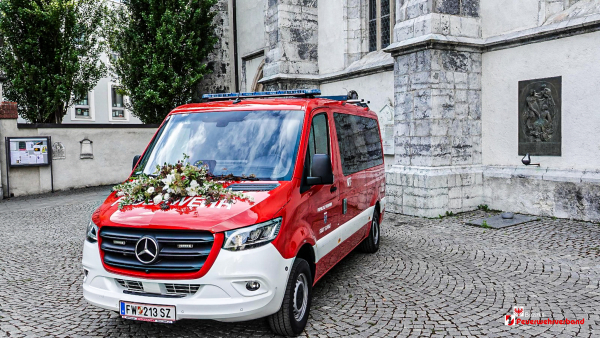 Floriani-Feier mit Fahrzeugsegnung der FF Schwaz
