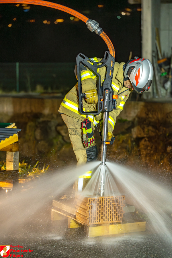 Feuerwehr Fügen testet neues Sonderlöschgerät