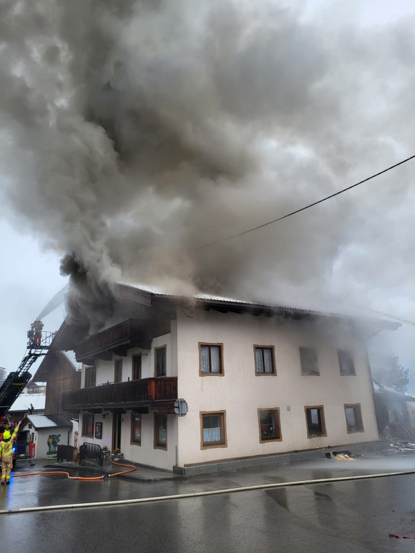 Bauernhof in Vollbrand