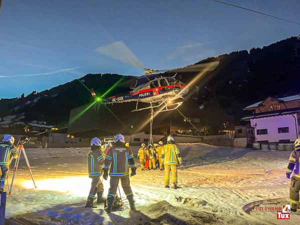 Zwei Flächenbrände in Skigebieten forderten Feuerwehren im Bezirk Schwaz