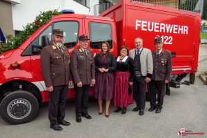 Neues Einsatzfahrzeug für die Feuerwehr Hainzenberg gesegnet
