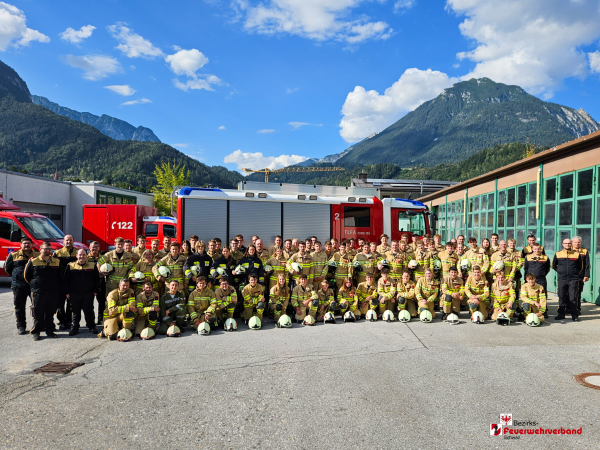 Bezirksgrundlehrgang Schwaz – Erfolgreicher Ausbildungstag in Jenbach