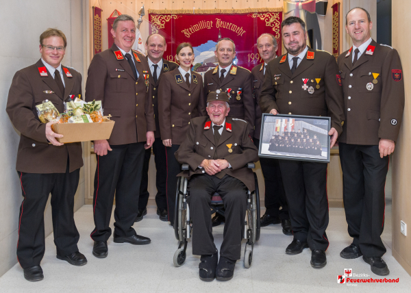 Mitglied der Feuerwehr Buch feiert 100. Geburtstag