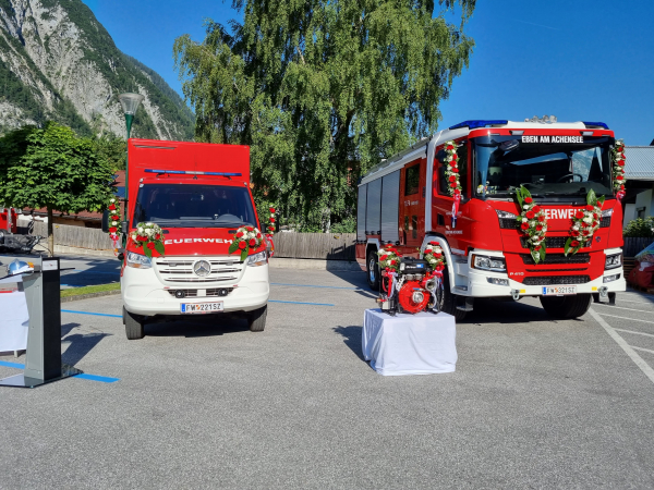 FF Eben am Achensee:  Feierliche Segnung von gleich zwei neuen Feuerwehrfahrzeugen (LASTA sowie TLFA 3000/100) sowie einer Tragkraftspritze