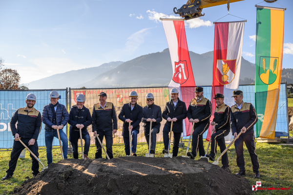 Spatenstich für das neue Feuerwehrhaus in Fügen